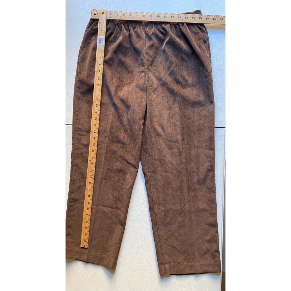 Classics Corduroy Pull-On Proportioned Short Pants Various Sizes Color: Brown